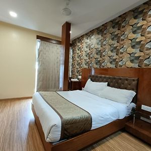 Hotel Arton Regency Near Terminal 2 Airport